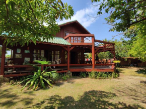 Linda Casa para Temporada em Manguinhos